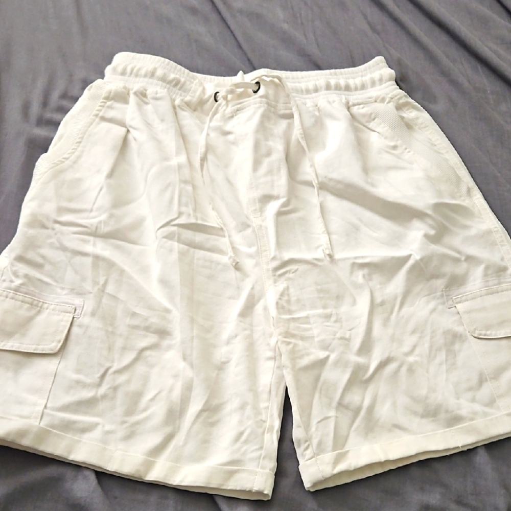 Medium Womens White Casual‎ Shorts